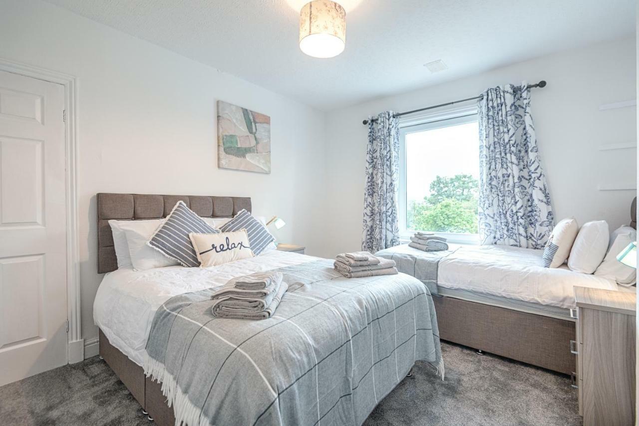Holiday home Spacious House In Tv In Every Bedroom