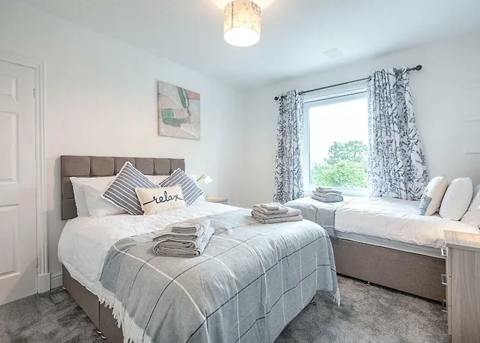 Spacious House In Swansea Tv In Every Bedroom