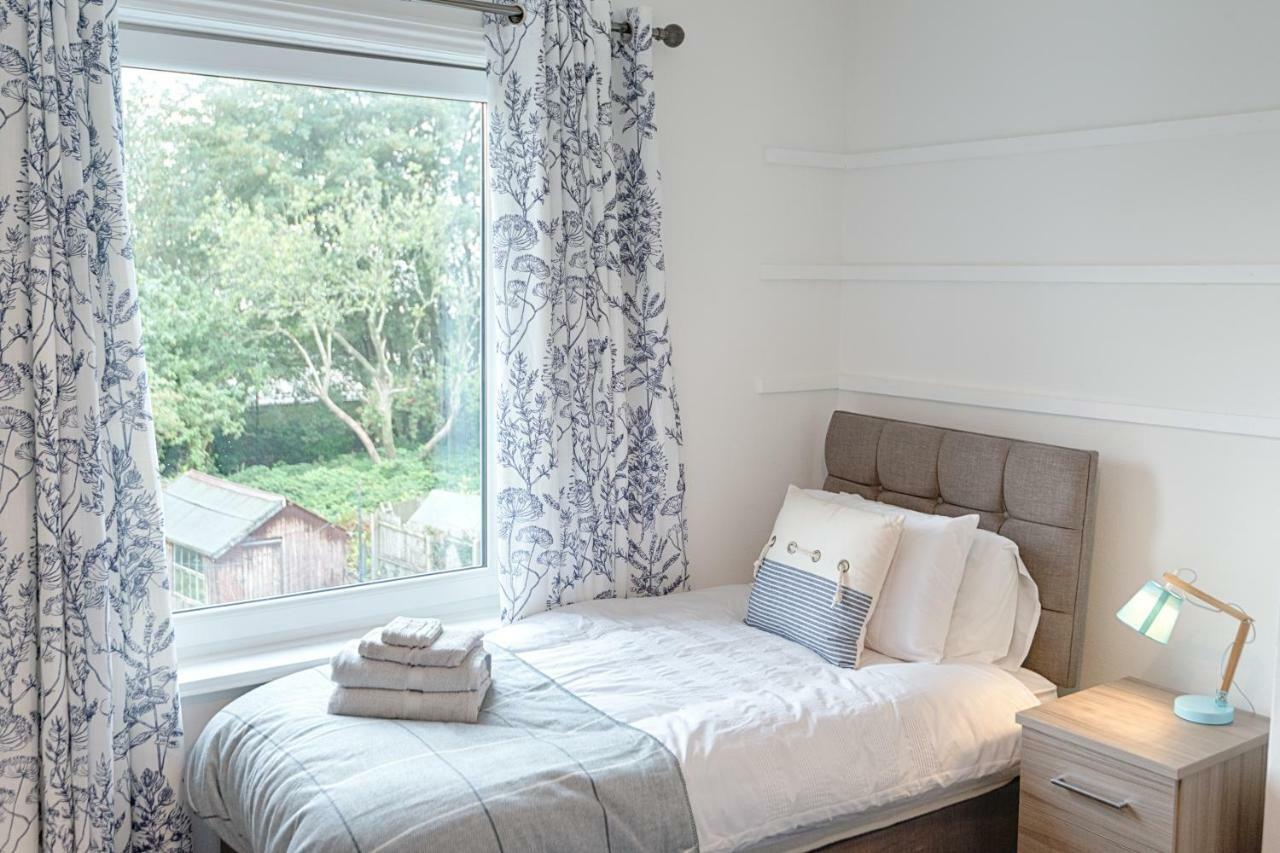 Holiday home Spacious House In Tv In Every Bedroom