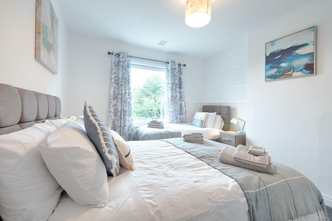 Holiday home Spacious House In Tv In Every Bedroom Swansea