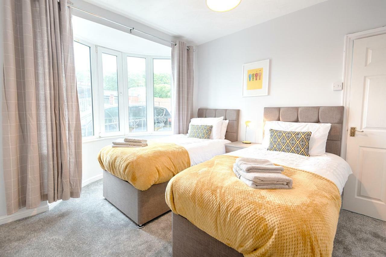 Spacious House In Tv In Every Bedroom Holiday home Swansea