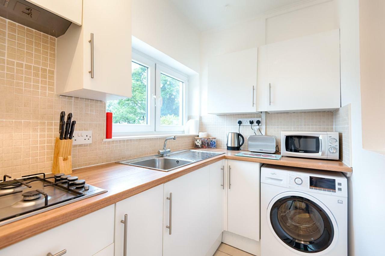 Holiday home Spacious House In Tv In Every Bedroom